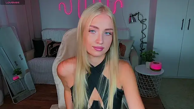 TessaGrays online show from July 2026 02:23:01 PM