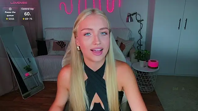 TessaGrays online show from July 2026 02:32:01 PM
