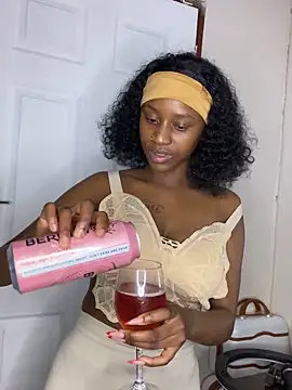 Snapshot of Sirah1 chatting on November 2025 10:20:02 PM Sirah1 online show from November 2025 10:20:02 PM