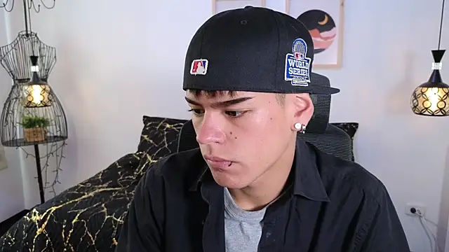 kevienmiet online show from October 2025 11:42:02 AM