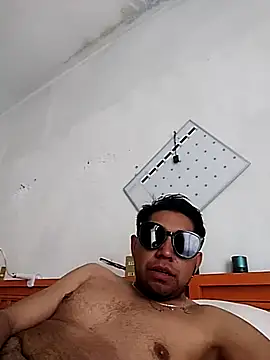 Alealm2408 online show from February 2026 08:51:02 PM