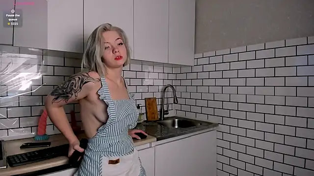 MelinMonro online show from November 2025 03:18:02 AM