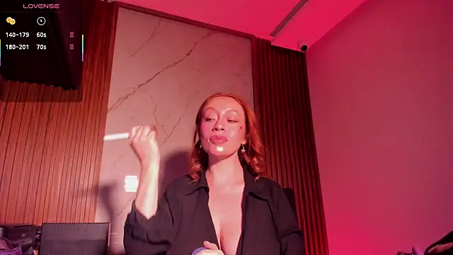 Snapshot of LucianaWainN chatting on November 2025 12:51:02 PM LucianaWainN online show from November 2025 12:51:02 PM