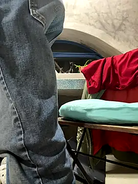 HenryLee1983-cums online show from October 2025 03:20:02 PM