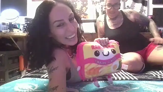 inkdhollow1 online show from November 2025 03:39:01 AM