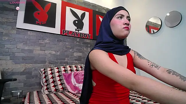 Neesha   online show from November 2025 07:03:01 PM