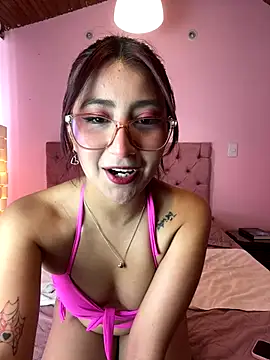 Snapshot of saramooon chatting on November 2025 02:43:02 PM saramooon online show from November 2025 02:43:02 PM