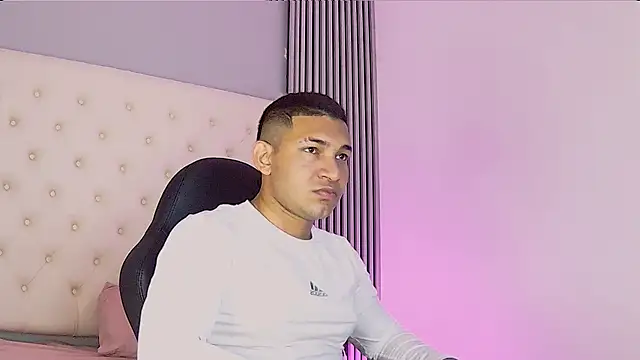 venedic bull online show from October 2025 08:54:02 PM