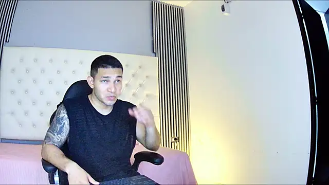 venedic bull online show from October 2025 09:04:02 PM