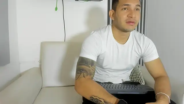 venedic bull online show from November 2025 08:52:02 PM