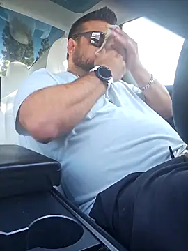 Snapshot of Roddog18 chatting on November 2025 08:43:01 PM Roddog18 online show from November 2025 08:43:01 PM