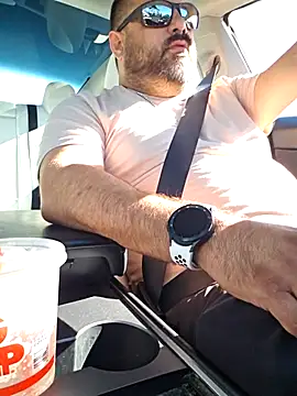 Snapshot of Roddog18 chatting on November 2025 08:11:02 PM Roddog18 online show from November 2025 08:11:02 PM