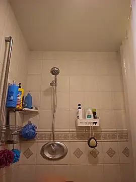 Snapshot of Roddog18 chatting on November 2025 08:17:01 AM Roddog18 online show from November 2025 08:17:01 AM