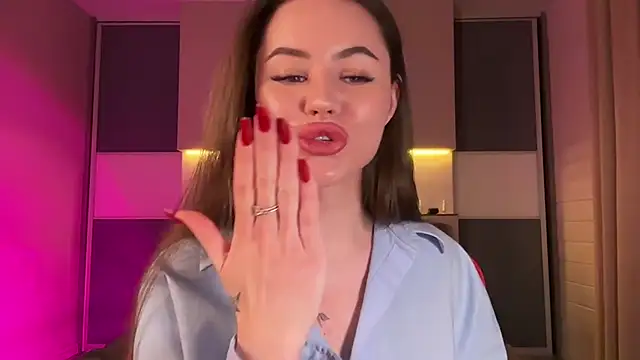 AlmaryKim online show from January 2025 07:39:02 PM