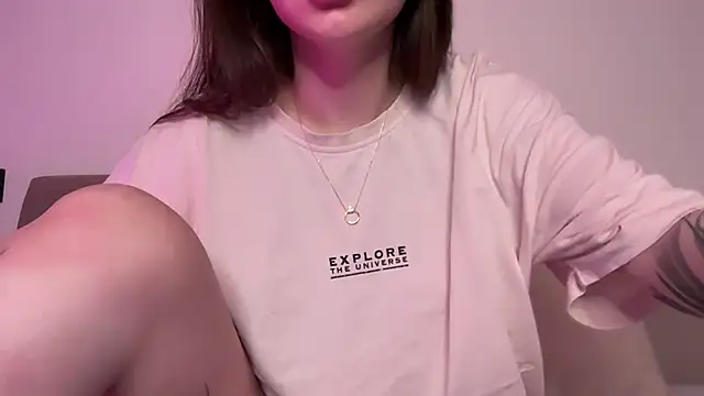 AlmaryKim online show from November 2025 08:07:02 PM