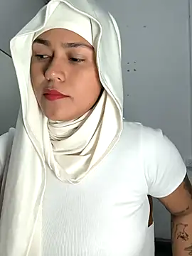 Nadia hasbun online show from October 2025 01:07:01 PM