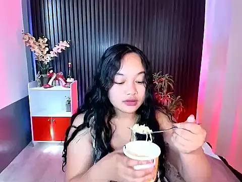 Snapshot of UrFavouriteCravings chatting on November 2025 04:24:01 AM UrFavouriteCravings online show from November 2025 04:24:01 AM