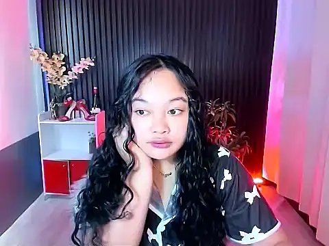 Snapshot of UrFavouriteCravings chatting on November 2025 12:41:01 AM UrFavouriteCravings online show from November 2025 12:41:01 AM