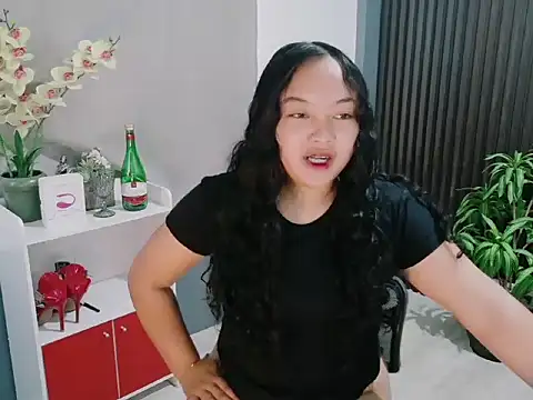 Snapshot of UrFavouriteCravings chatting on February 2026 01:43:02 AM UrFavouriteCravings online show from February 2026 01:43:02 AM