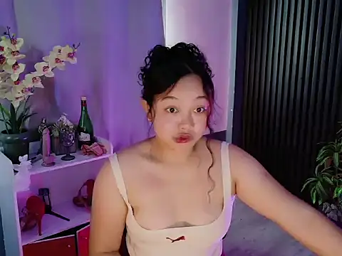 Snapshot of UrFavouriteCravings chatting on February 2026 02:19:02 AM UrFavouriteCravings online show from February 2026 02:19:02 AM