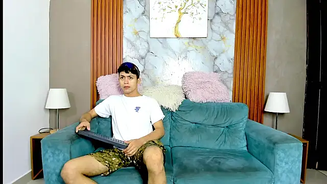 VERY HOT GUYS online show from May 2026 07:13:01 AM
