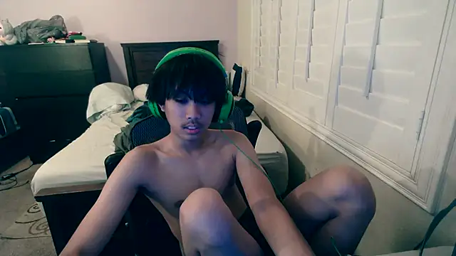 Snapshot of youngasianboy2007 chatting on October 2025 05:06:01 AM youngasianboy2007 online show from October 2025 05:06:01 AM