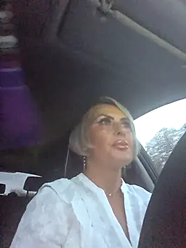 KirraWhite online show from October 2025 04:20:02 AM