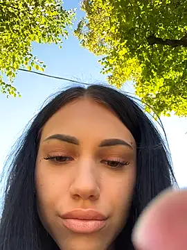 Snapshot of ilariea_girl chatting on October 2025 02:14:01 PM ilariea girl online show from October 2025 02:14:01 PM