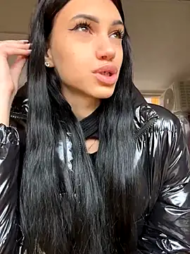 Snapshot of ilariea_girl chatting on October 2025 06:47:01 AM ilariea girl online show from October 2025 06:47:01 AM