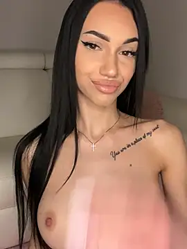 Snapshot of ilariea_girl chatting on January 2026 11:42:02 PM ilariea girl online show from January 2026 11:42:02 PM