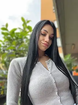Snapshot of ilariea_girl chatting on May 2026 02:25:01 PM ilariea girl online show from May 2026 02:25:01 PM