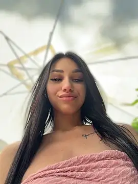 Snapshot of ilariea_girl chatting on May 2026 12:42:01 PM ilariea girl online show from May 2026 12:42:01 PM