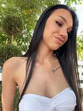 Snapshot of ilariea_girl chatting on May 2026 12:34:02 PM ilariea girl online show from May 2026 12:34:02 PM