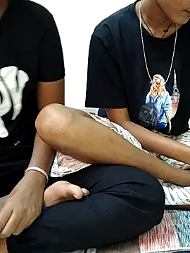 Snapshot of Unique_girls90 chatting on November 2025 04:01:02 AM Unique girls90 online show from November 2025 04:01:02 AM