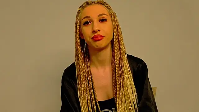 Snapshot of Sia_a chatting on December 2025 06:33:01 AM Sia a online show from December 2025 06:33:01 AM