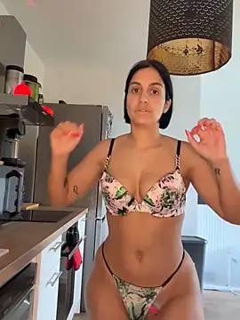 LaPetiteKim online show from October 2025 12:17:02 PM