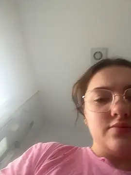 Victoria6989 online show from February 2026 03:52:02 PM