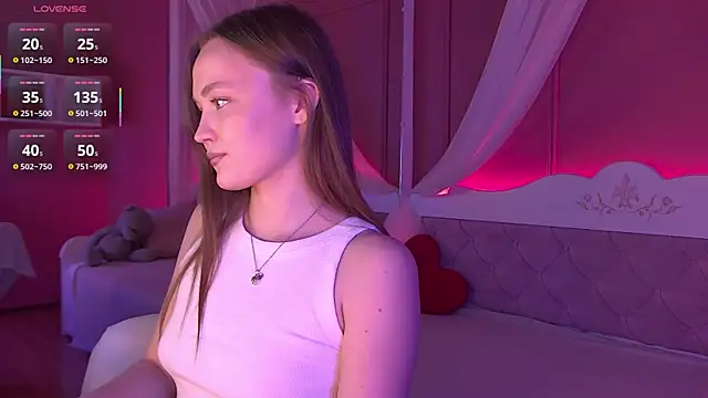 EmmaCamm online show from December 2025 12:44:02 PM