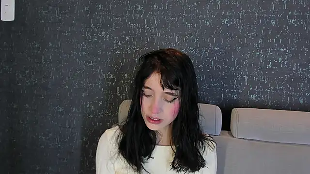 MeganR  online show from April 2026 11:24:01 AM