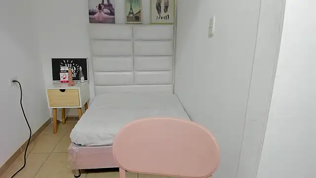 Snapshot of amyalvarez chatting on February 2026 03:20:01 PM amyalvarez online show from February 2026 03:20:01 PM