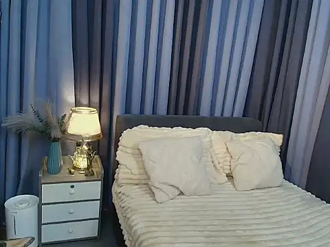 Kaydee Callix online show from October 2025 04:37:01 PM