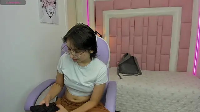 Klaret Toy online show from April 2026 07:31:01 PM