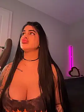 Snapshot of Niinarosee chatting on March 2026 05:24:01 PM Niinarosee online show from March 2026 05:24:01 PM