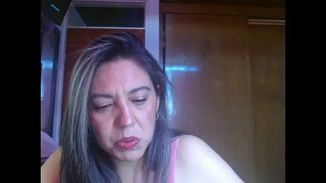 Snapshot of XxAntonellaxxx chatting on November 2025 04:33:01 PM XxAntonellaxxx online show from November 2025 04:33:01 PM