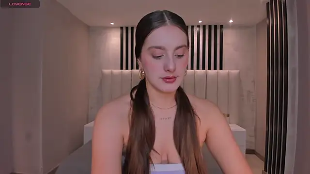 ZoeyWalker  online show from November 2025 11:42:02 AM