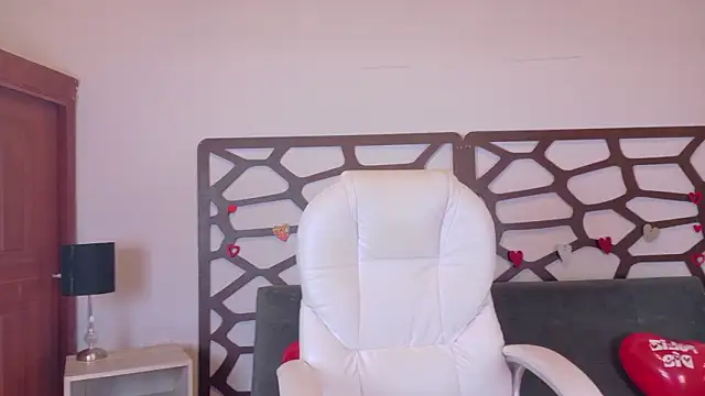 ashley jonee online show from February 2026 12:57:01 PM