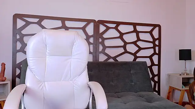 ashley jonee online show from February 2026 12:45:01 PM