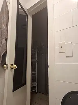 Snapshot of Curious9884 chatting on October 2025 10:35:01 AM Curious9884 online show from October 2025 10:35:01 AM