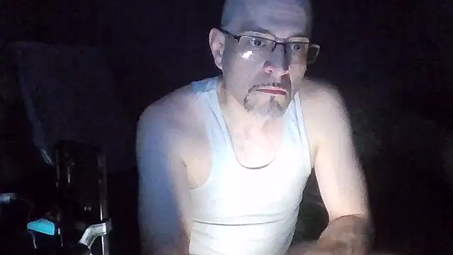 Snapshot of Curious9884 chatting on October 2025 02:43:02 AM Curious9884 online show from October 2025 02:43:02 AM