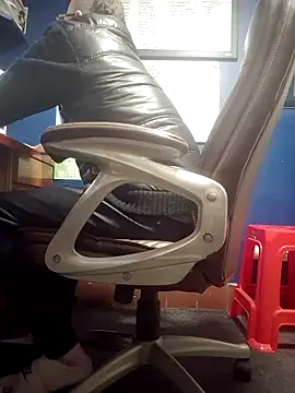 Snapshot of Curious9884 chatting on November 2025 10:30:02 PM Curious9884 online show from November 2025 10:30:02 PM